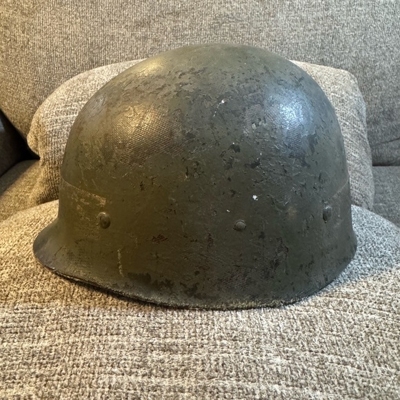 Vintage Vietnam War era US Army M1 combat helmet with liner - Picture 9 of 11